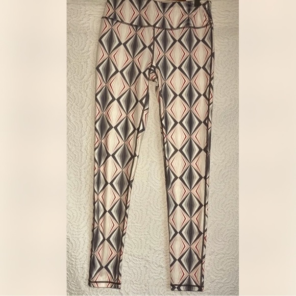 SWEATY Betty Leggings Womens Red Geometric Print Power 7/8 Yoga Size Small - Picture 1 of 7